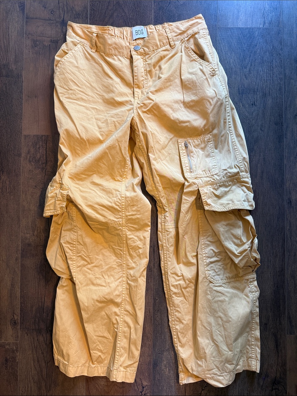 BDG Wide-Leg Cargo Jumpsuit Pants in faded Mustard size 10 pockets elastic back